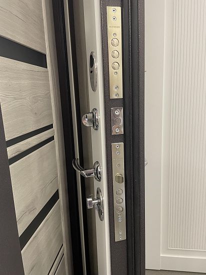 Входная дверь  