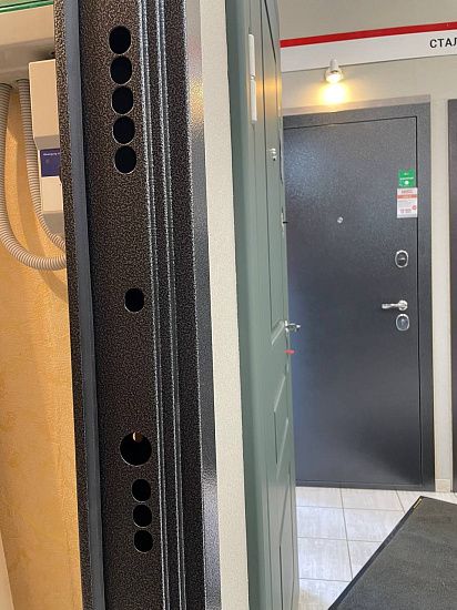 Входная дверь  